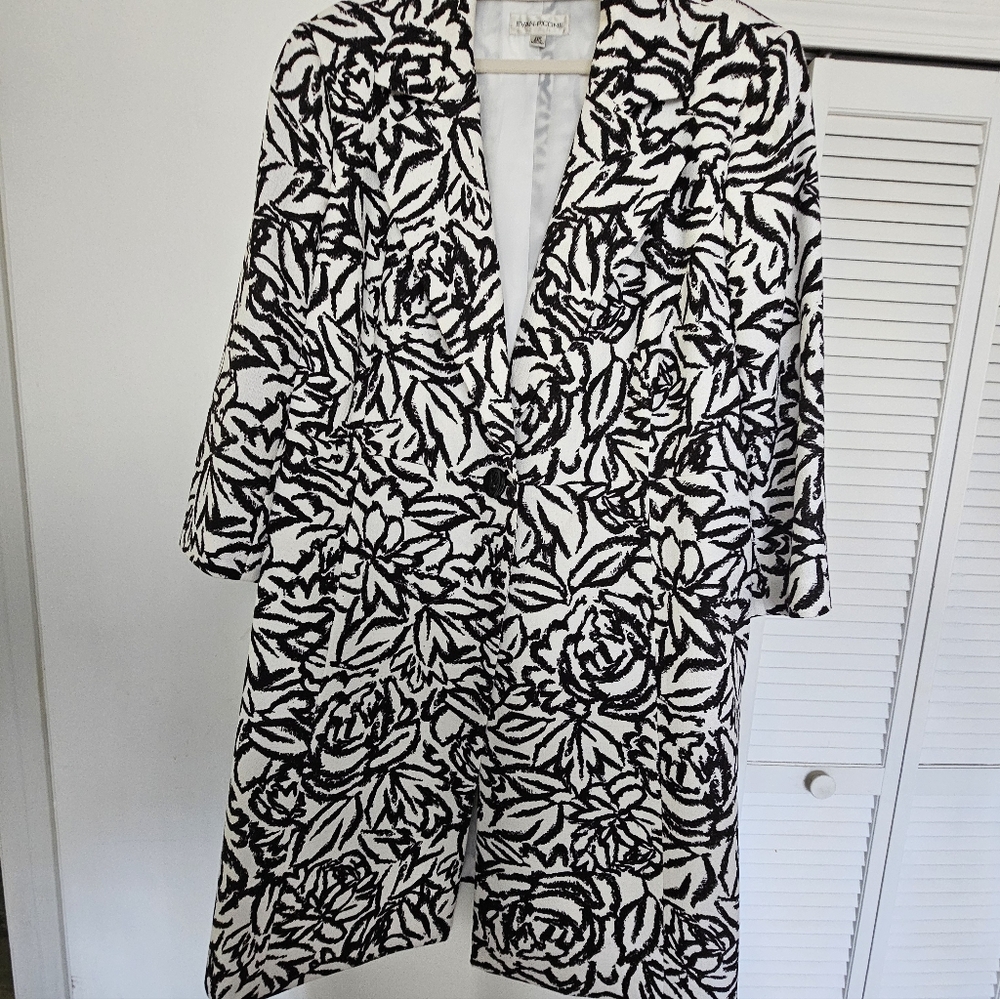 Evan Picone Elegant Black & White Jacket